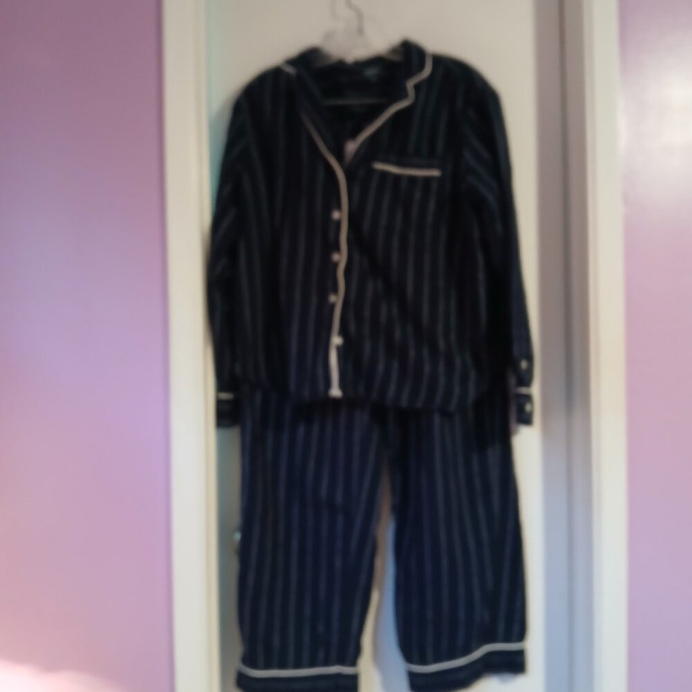 Gap Women;s Navy White Striped Long Sleeve PJ Set Size Small